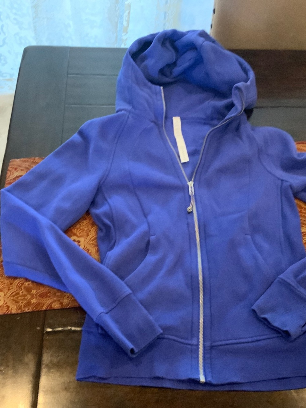 LULULEMON Women Scuba Full-Zip Hoodie 6, rare color, worn 5-6 times
